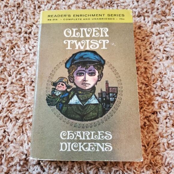 Oliver Twist by Charles Dickens Book - Picture 1 of 3